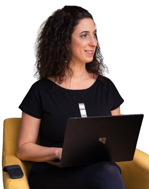 Lektorka Magda s notebookem na živém školení Vibe Coding